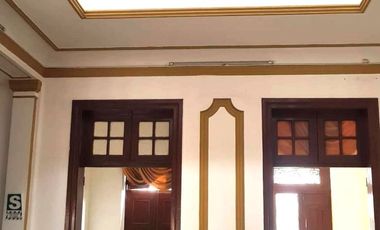 VENTA DE LINDA CASONA EN JESUS MARIA IDEAL PARA EMPRESAS DIVERSAS, CENTROS MEDICOS Y DENTALES, INSTITUTOS, ETC.