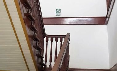 VENTA DE LINDA CASONA EN JESUS MARIA IDEAL PARA EMPRESAS DIVERSAS, CENTROS MEDICOS Y DENTALES, INSTITUTOS, ETC.