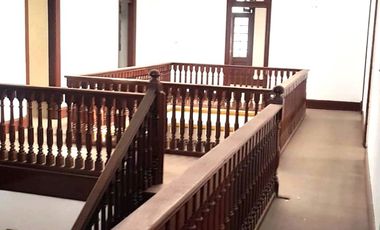 VENTA DE LINDA CASONA EN JESUS MARIA IDEAL PARA EMPRESAS DIVERSAS, CENTROS MEDICOS Y DENTALES, INSTITUTOS, ETC.