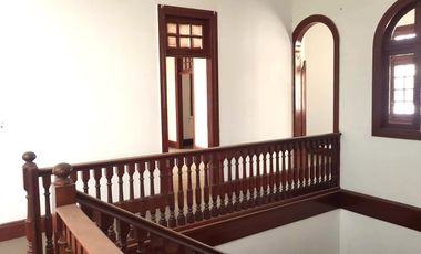 VENTA DE LINDA CASONA EN JESUS MARIA IDEAL PARA EMPRESAS DIVERSAS, CENTROS MEDICOS Y DENTALES, INSTITUTOS, ETC.