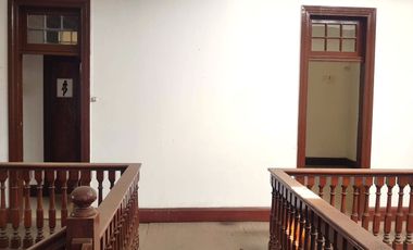 VENTA DE LINDA CASONA EN JESUS MARIA IDEAL PARA EMPRESAS DIVERSAS, CENTROS MEDICOS Y DENTALES, INSTITUTOS, ETC.