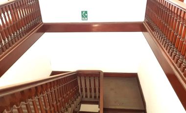 VENTA DE LINDA CASONA EN JESUS MARIA IDEAL PARA EMPRESAS DIVERSAS, CENTROS MEDICOS Y DENTALES, INSTITUTOS, ETC.