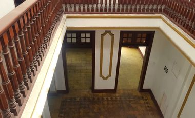 VENTA DE LINDA CASONA EN JESUS MARIA IDEAL PARA EMPRESAS DIVERSAS, CENTROS MEDICOS Y DENTALES, INSTITUTOS, ETC.