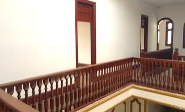 VENTA DE LINDA CASONA EN JESUS MARIA IDEAL PARA EMPRESAS DIVERSAS, CENTROS MEDICOS Y DENTALES, INSTITUTOS, ETC.