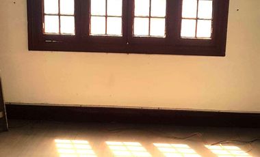 VENTA DE LINDA CASONA EN JESUS MARIA IDEAL PARA EMPRESAS DIVERSAS, CENTROS MEDICOS Y DENTALES, INSTITUTOS, ETC.