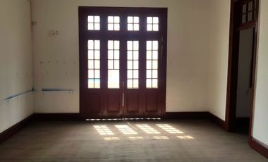VENTA DE LINDA CASONA EN JESUS MARIA IDEAL PARA EMPRESAS DIVERSAS, CENTROS MEDICOS Y DENTALES, INSTITUTOS, ETC.