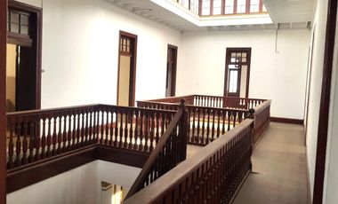 VENTA DE LINDA CASONA EN JESUS MARIA IDEAL PARA EMPRESAS DIVERSAS, CENTROS MEDICOS Y DENTALES, INSTITUTOS, ETC.