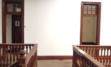 VENTA DE LINDA CASONA EN JESUS MARIA IDEAL PARA EMPRESAS DIVERSAS, CENTROS MEDICOS Y DENTALES, INSTITUTOS, ETC.