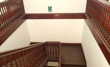 VENTA DE LINDA CASONA EN JESUS MARIA IDEAL PARA EMPRESAS DIVERSAS, CENTROS MEDICOS Y DENTALES, INSTITUTOS, ETC.
