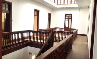 VENTA DE LINDA CASONA EN JESUS MARIA IDEAL PARA EMPRESAS DIVERSAS, CENTROS MEDICOS Y DENTALES, INSTITUTOS, ETC.