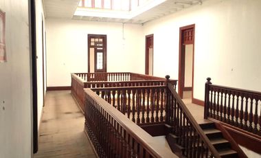 VENTA DE LINDA CASONA EN JESUS MARIA IDEAL PARA EMPRESAS DIVERSAS, CENTROS MEDICOS Y DENTALES, INSTITUTOS, ETC.