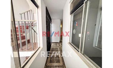 Casa En Venta De 3 Pisos En Ventanilla