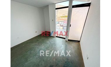 Casa En Venta De 3 Pisos En Ventanilla