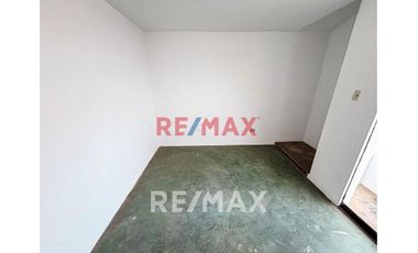 Casa En Venta De 3 Pisos En Ventanilla