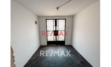 Casa En Venta De 3 Pisos En Ventanilla