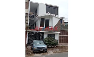 Casa En Venta De 3 Pisos En Ventanilla