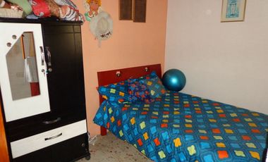 VENTA EXCELENTE CASA EN BARRIO BOSQUE NORTE DIVIDIDA EN 2 APTOS