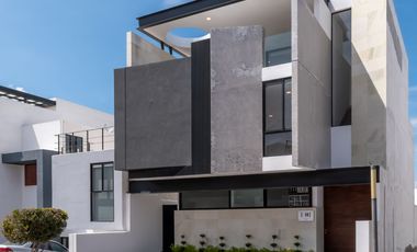 Casa en Renta, La Vista Residencial 3 Recamaras Cada una con baño completo, t:225 m2  C: 318 m2