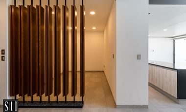 Casa en Renta, La Vista Residencial 3 Recamaras Cada una con baño completo, t:225 m2  C: 318 m2