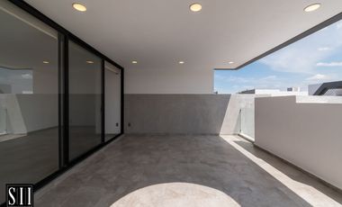 Casa en Renta, La Vista Residencial 3 Recamaras Cada una con baño completo, t:225 m2  C: 318 m2