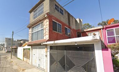 Casa en venta en Fuentes del Valle Tultitlán Edo Mex C.P. 54910