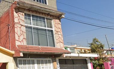 Casa en venta en Fuentes del Valle Tultitlán Edo Mex C.P. 54910