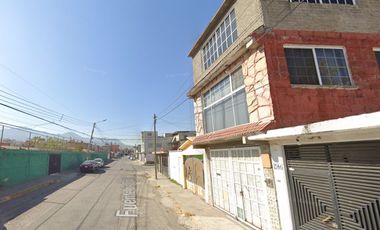 Casa en venta en Fuentes del Valle Tultitlán Edo Mex C.P. 54910