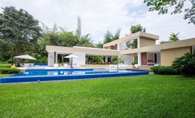 TE BRINDO HERMOSA FINCA LA ESPIGA EN ALQUILER EN PIEDECUESTA LLAMANOS AL3245551430 COMPARTE UNA MAGICA EXPERIENCIA RODEADO DE NATURALEZA Y AIRE PURO