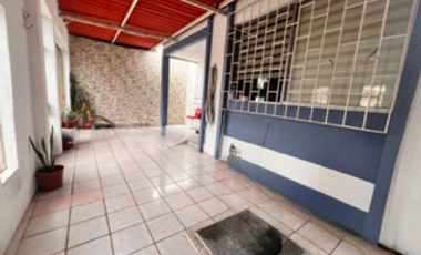 EN VENTA CASA 1 PLANTA EN CDLA. LAS TEJAS, AV 25 DE JULIO, SUR GYE