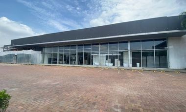 EN ALQUILER LOCAL COMERCIAL EN LA AURORA SAMBORONDÓN