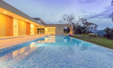 TE ALQUILO EXCLUSIVA FINCA MEDIALUNA EN BUCARAMANGA LLAMANOS AL3242060686 LOS ESPERAMOS.