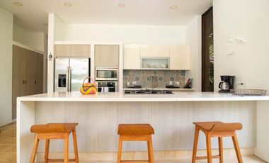 TE ALQUILO EXCLUSIVA FINCA MEDIALUNA EN BUCARAMANGA LLAMANOS AL3242060686 LOS ESPERAMOS.