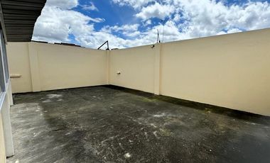 VENDO ESPECTACULAR CASA COMERCIAL 12 DE OCTUBRE -RENTANDO