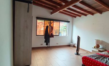 💥 VENDO 💥 Espectacular casa Dúplex en Barrio la Asunción - Copacabana