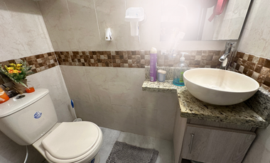 amplia casa a la venta con piscina en la vereda vanguardia