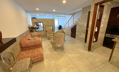 amplia casa a la venta con piscina en la vereda vanguardia