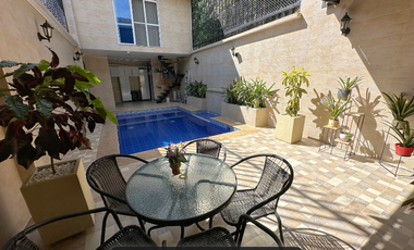 amplia casa a la venta con piscina en la vereda vanguardia