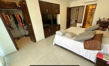 amplia casa a la venta con piscina en la vereda vanguardia