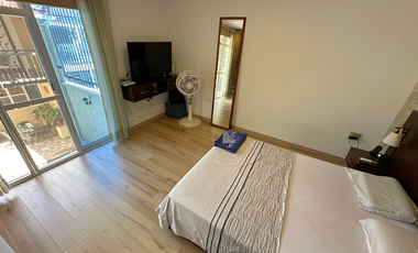 amplia casa a la venta con piscina en la vereda vanguardia