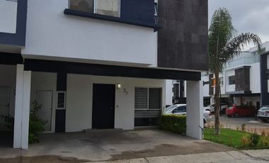 CASA 3 RECAMARAS ZONA ANGEL LEAÑO ZAPOPAN