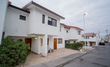 SE VENDE CASA EN CONDOMINIO PORTOBELO.