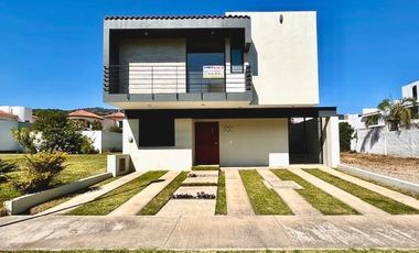 CASA EN VENTA, FRACCIONAMIENTO BOSQUES DE SANTA ANITA