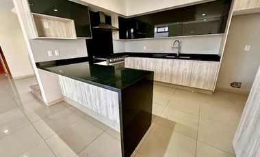 CASA EN VENTA, FRACCIONAMIENTO BOSQUES DE SANTA ANITA