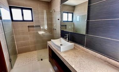 CASA EN VENTA, FRACCIONAMIENTO BOSQUES DE SANTA ANITA