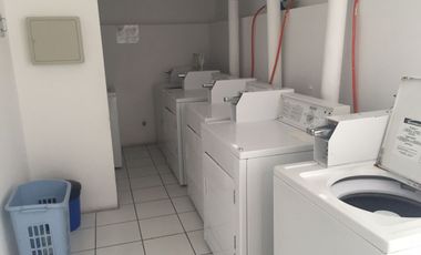 SE VENDE DEPTO EN COND. PUNTA CAVANCHA.