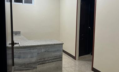 ALQUILER SUITE AMOBLADA URDESA 1ER PSIO CERCA DE EMPRESARIAL COLON