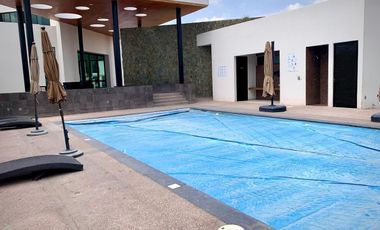 AMUEBLADA EN PRIVADA PROXIMA A ZONA INDUSTRIAL, IDEAL PARA EJECUTIVOS, ALBERCA Y SEGURIDAD