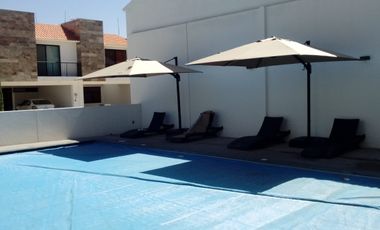 AMUEBLADA EN PRIVADA PROXIMA A ZONA INDUSTRIAL, IDEAL PARA EJECUTIVOS, ALBERCA Y SEGURIDAD