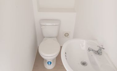 Casa por estrenar de venta en la Urbanización Los Prados, Vía a Salitre.