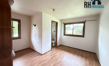 Parcela 3.000 con Casa Nueva y Amplia de 4D y 2B - Sector Puente Momberg
